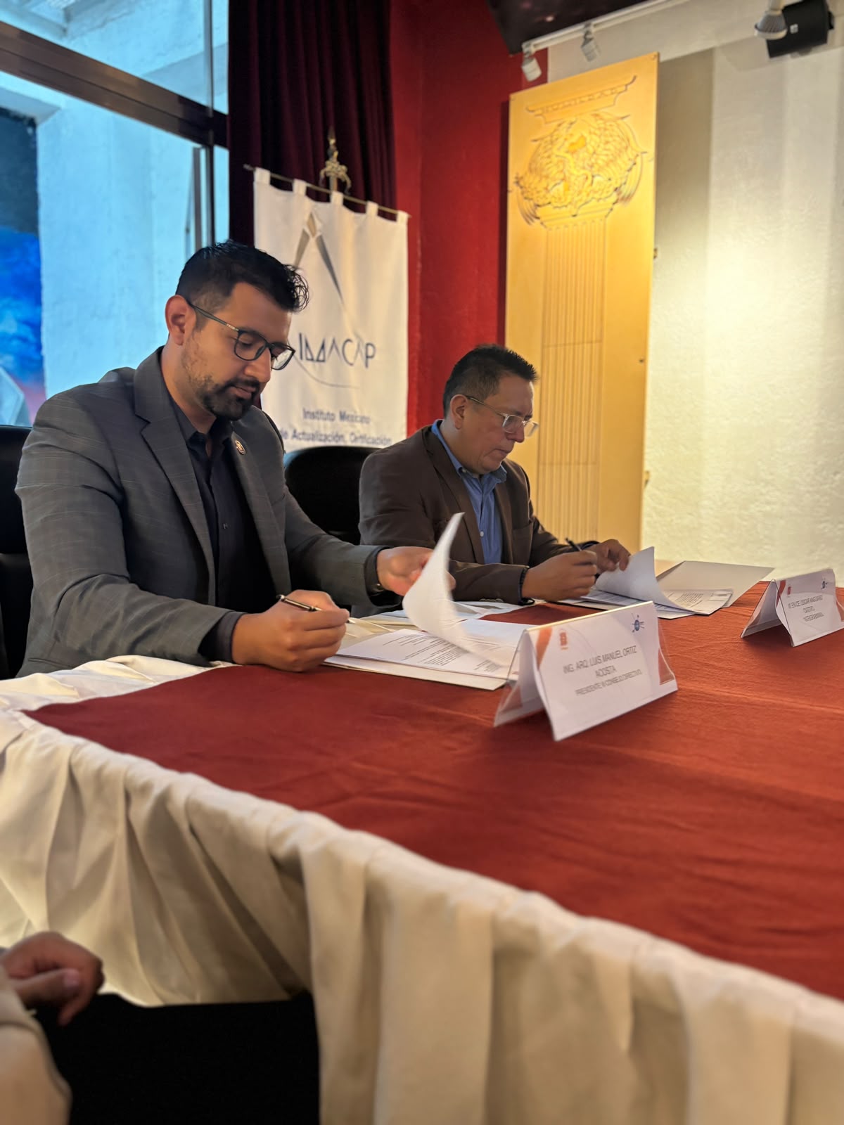 Equipo participante en la firma del convenio de colaboración